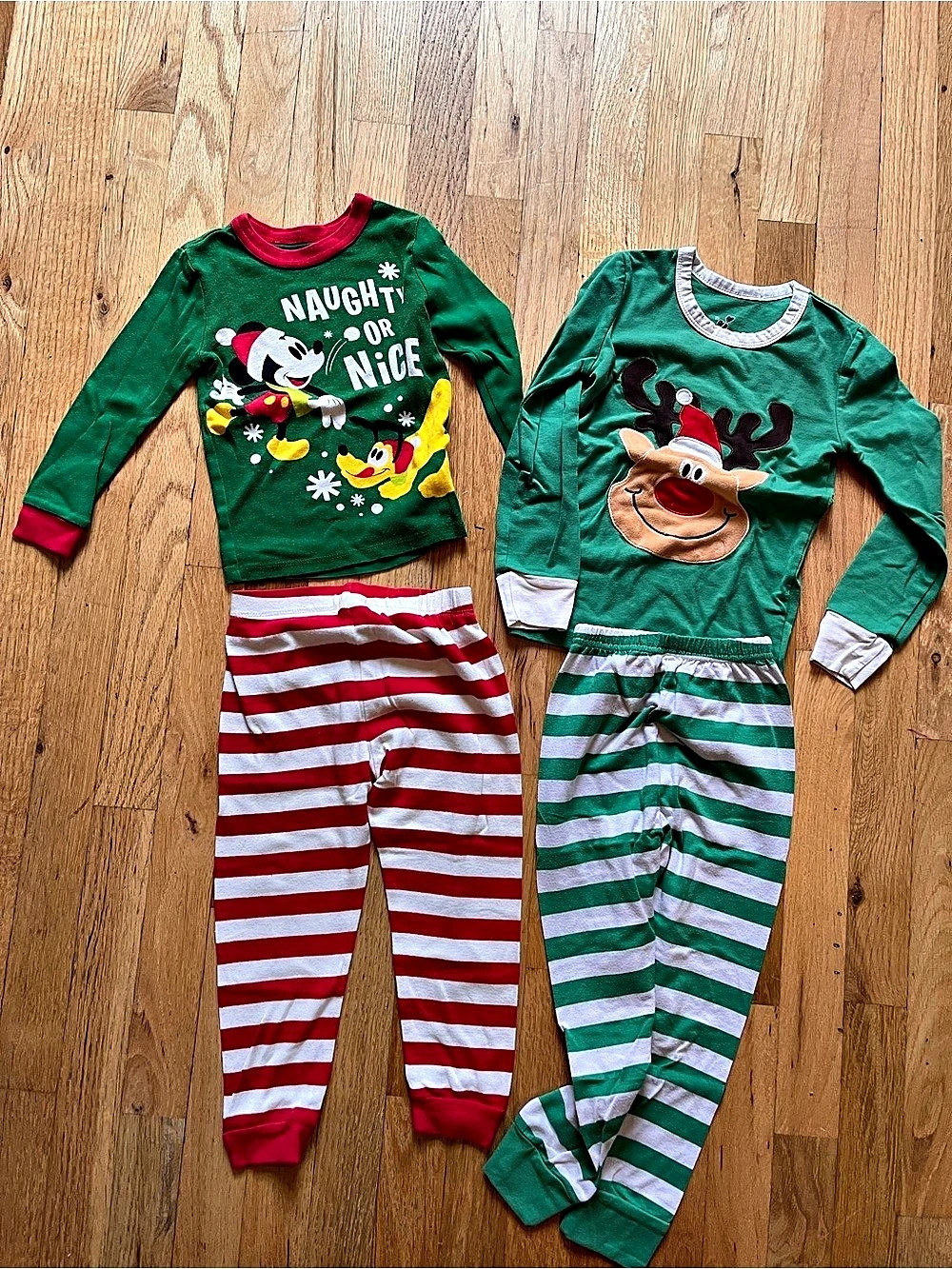 2x Disney Mickey & Pluto Naughty or Nice Cotton Pajama Set Pajama Set Green & Re